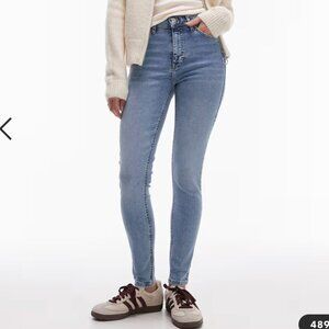 Topshop High Rise Jamie Jeans in Blue and Size W26 L32